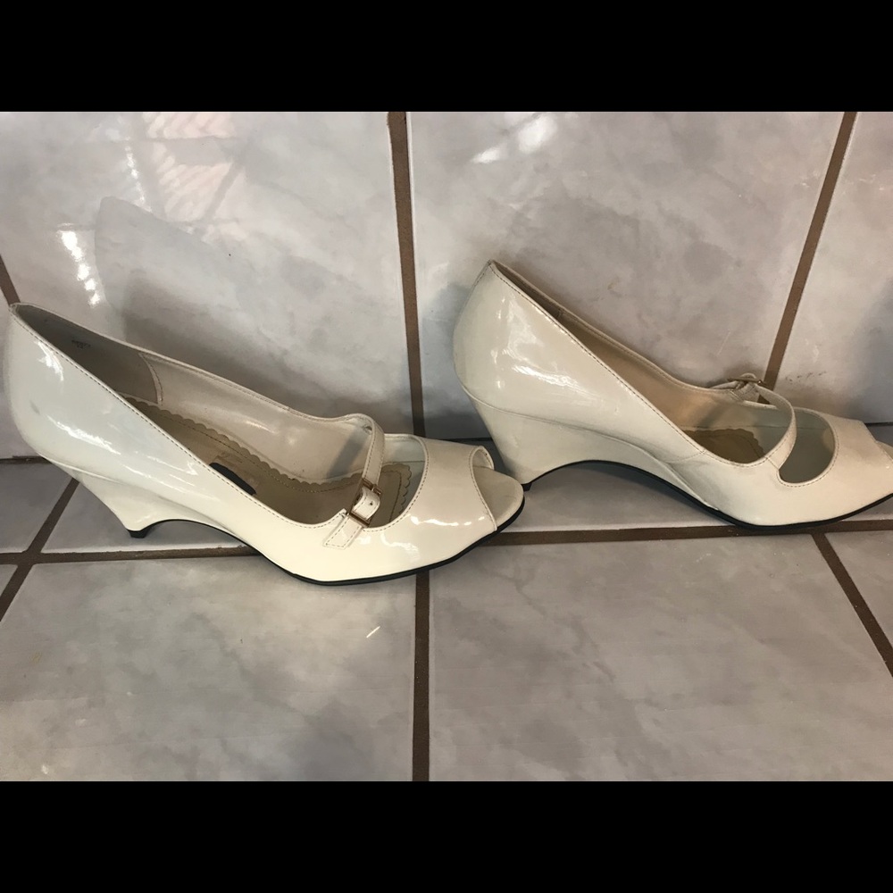 One strap open toe heels